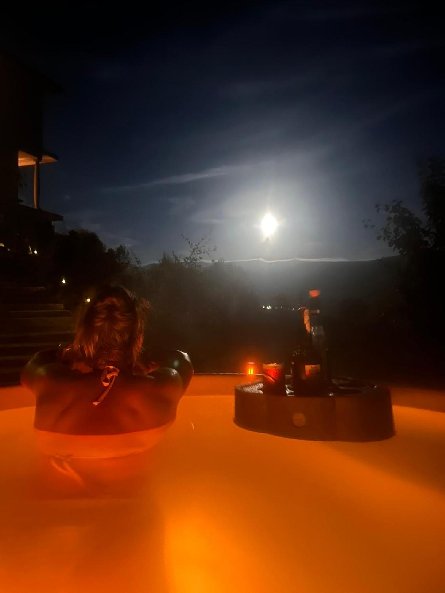 Monkey Tiny Barnhouse With Amazing Views! Villa Folhadosa Bagian luar foto