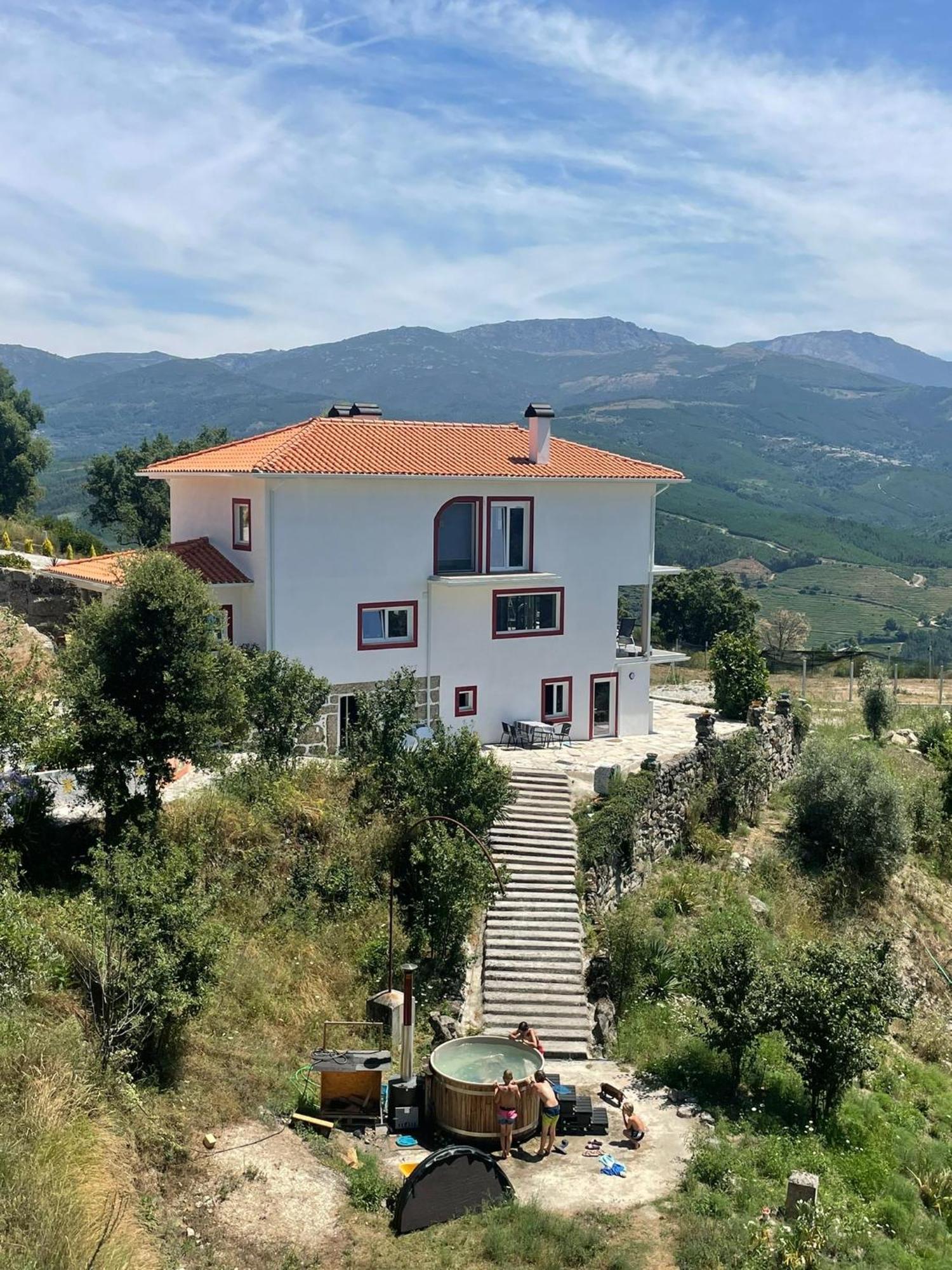 Monkey Tiny Barnhouse With Amazing Views! Villa Folhadosa Bagian luar foto