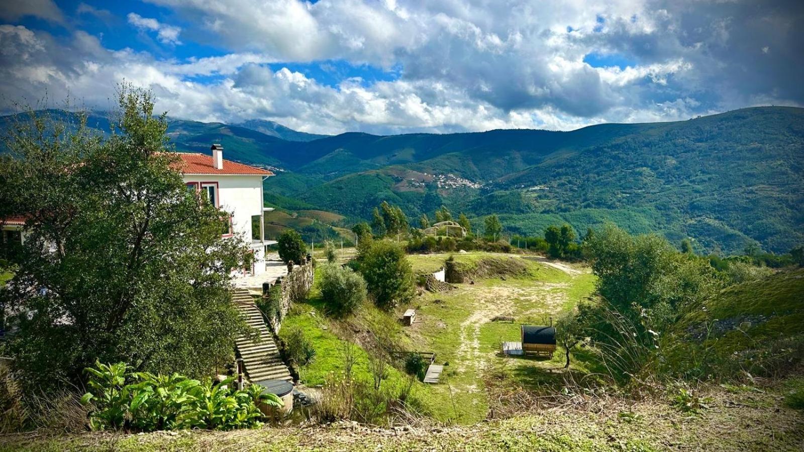 Monkey Tiny Barnhouse With Amazing Views! Villa Folhadosa Bagian luar foto
