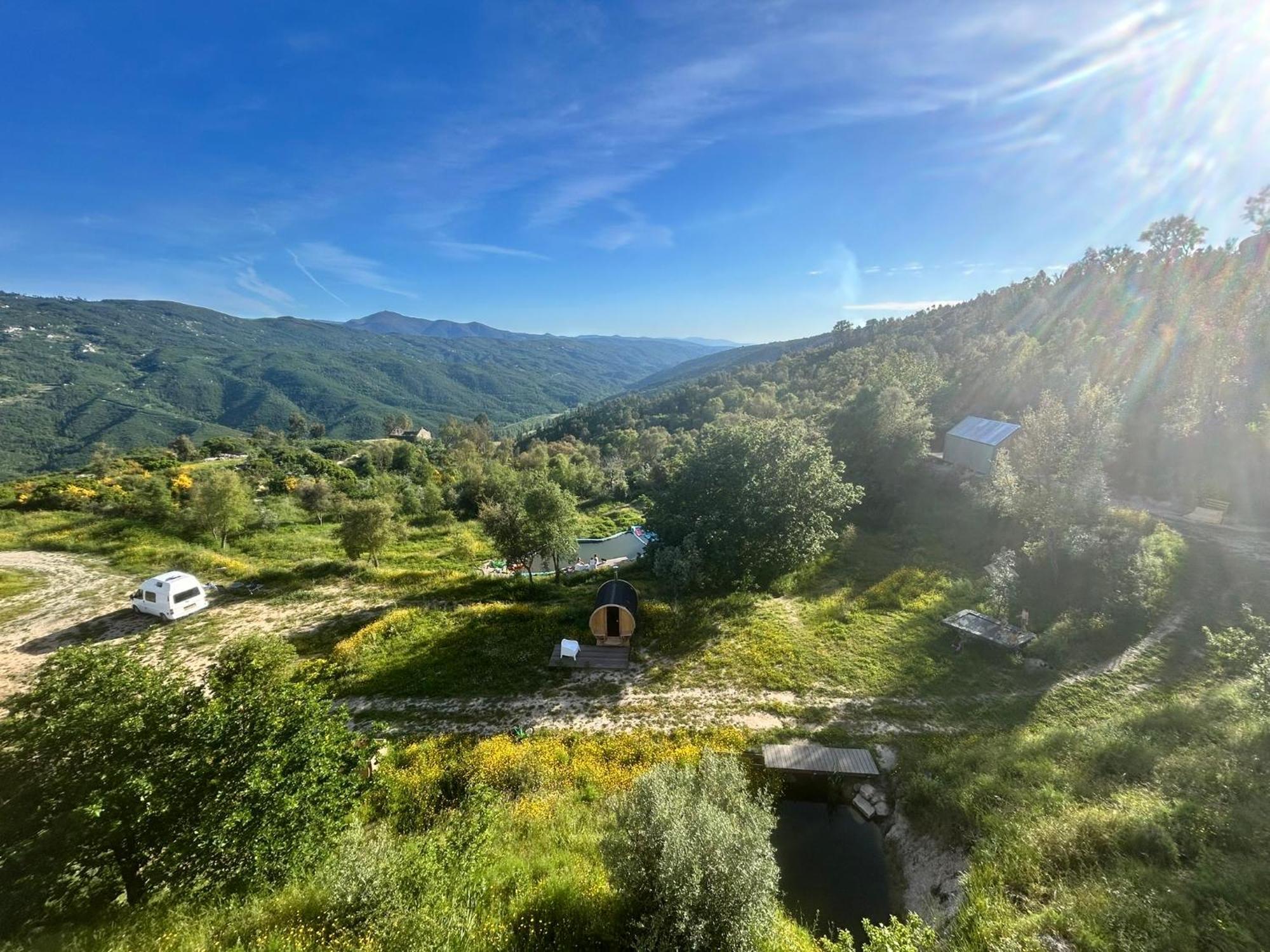 Monkey Tiny Barnhouse With Amazing Views! Villa Folhadosa Bagian luar foto